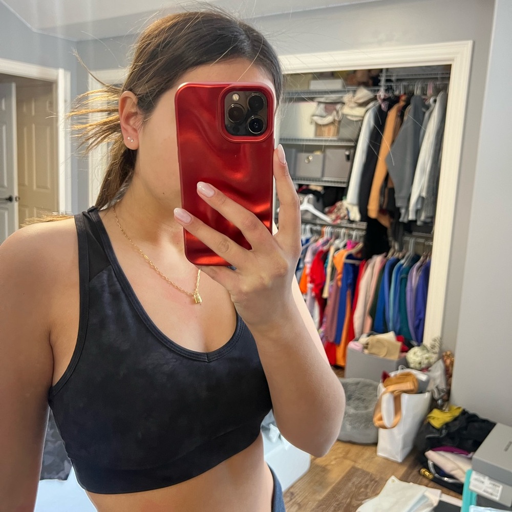 Black sports bra